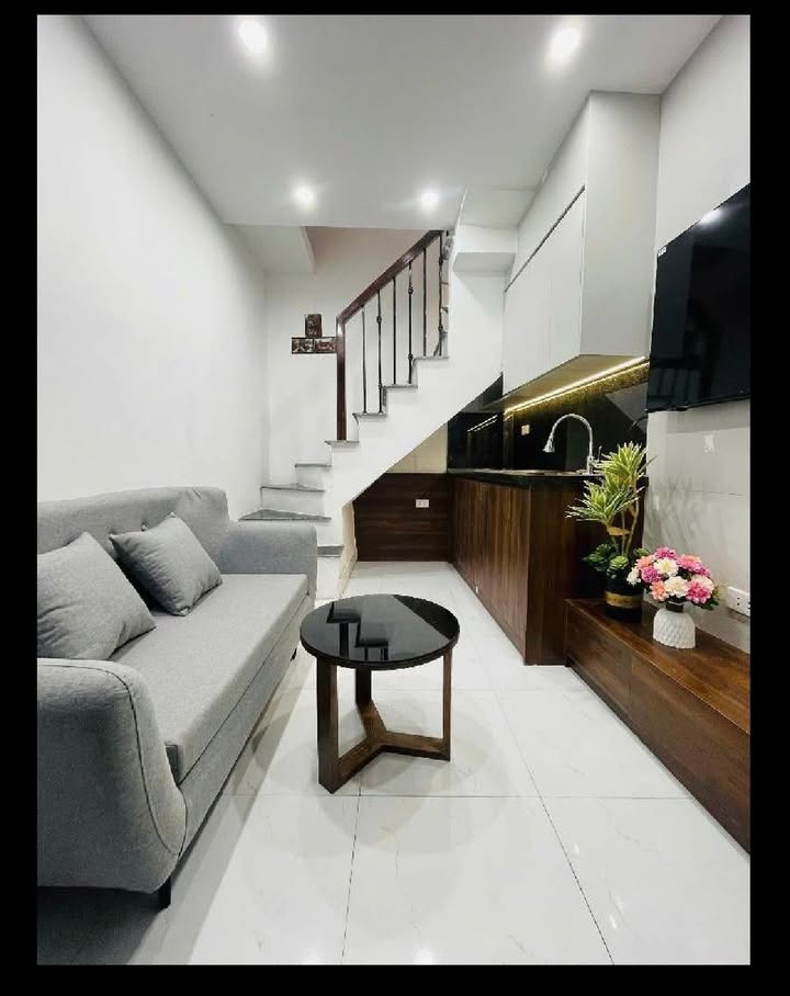 Nhà phố 5 tầng Đống Đa 13m² giá 4 tỷ - Full nội thất, sổ đỏ riêng