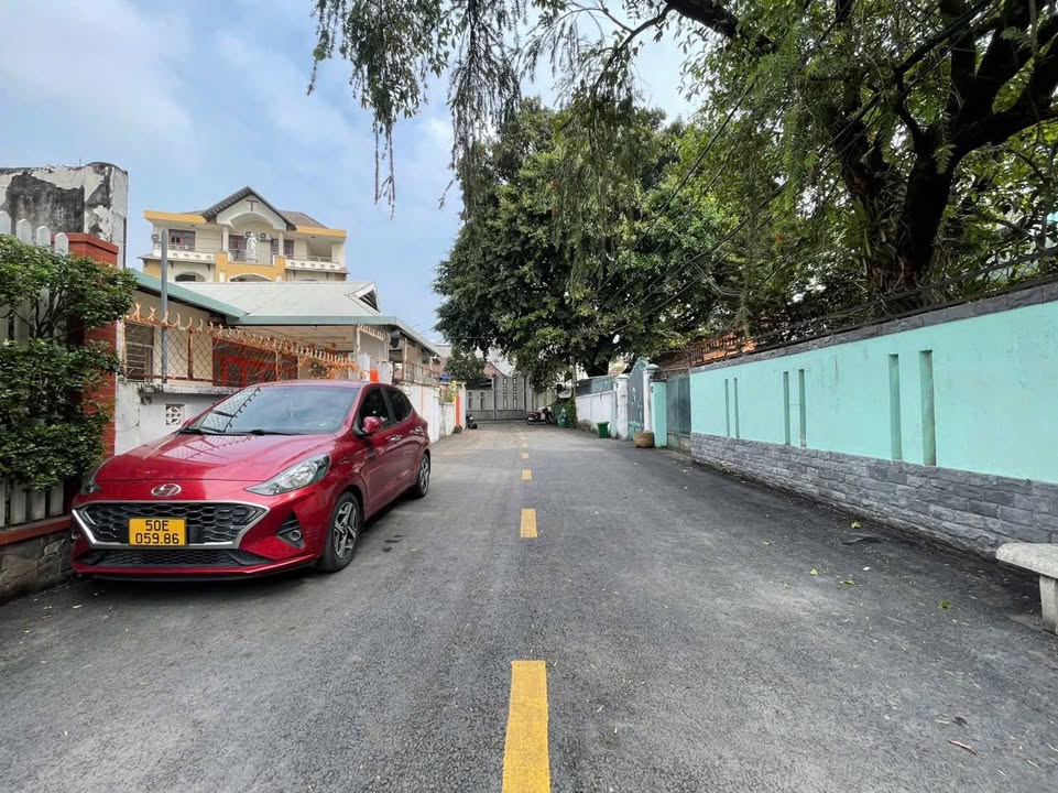 Nhà cấp 4 góc 2 mặt tiền Nguyễn Thái Học, Quận 9 - Diện tích 203m² - Giá 35 tỷ thương lượng!