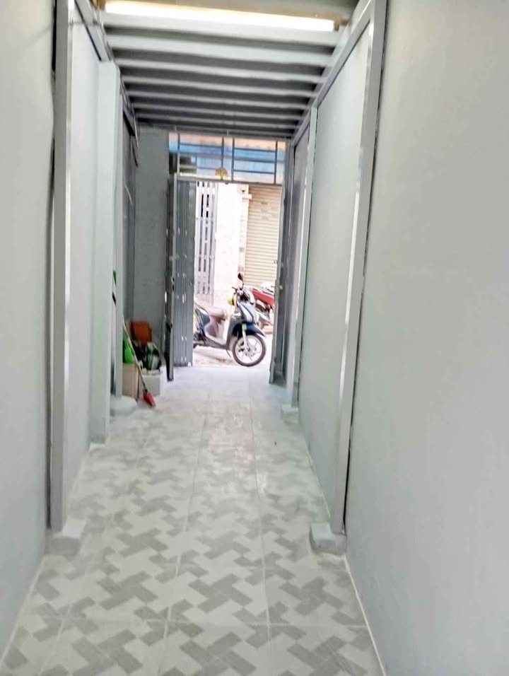 Nhà cấp 4 đường Dương Bá Trạc Quận 8 42m² - Tiện xây mới trong khu dân cư sầm uất!