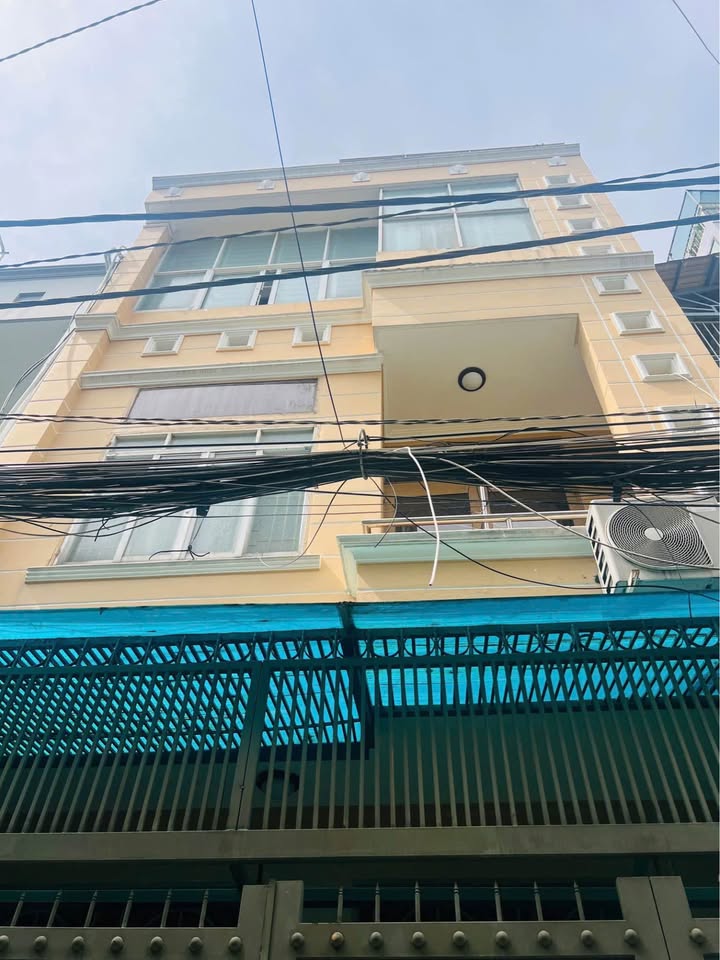 Nhà riêng Cách Mạng Tháng 8, Quận 10, 67m² - Vị trí hẻm thông tứ phía, giá tốt!