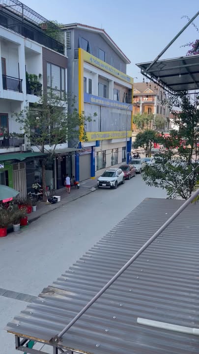 Nhà 4 tầng Sài Gòn Sky, 100m² giá 10 tỷ - Thiết kế hiện đại, không gian rộng rãi!