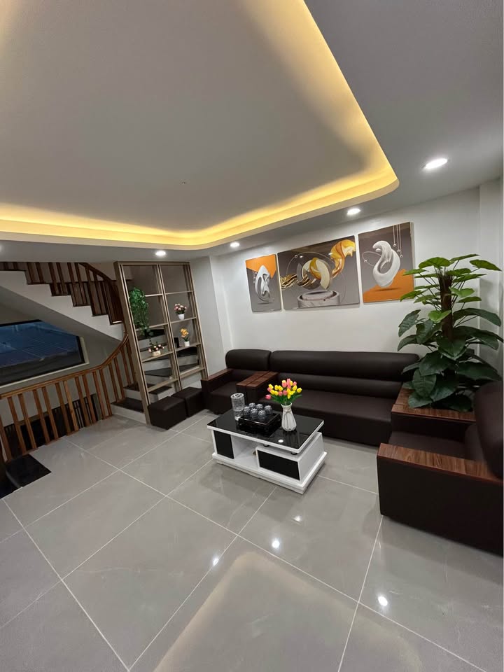 Nhà mới Thọ Am - Liên Ninh 33m² giá 5.96 tỷ - Thiết kế hiện đại, sẵn sàng vào ở!