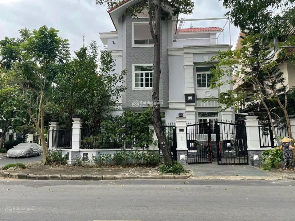 Cho thuê shophouse Phú Mỹ Hưng 285m² giá thỏa thuận - Mặt tiền đường Phạm Thái Bường