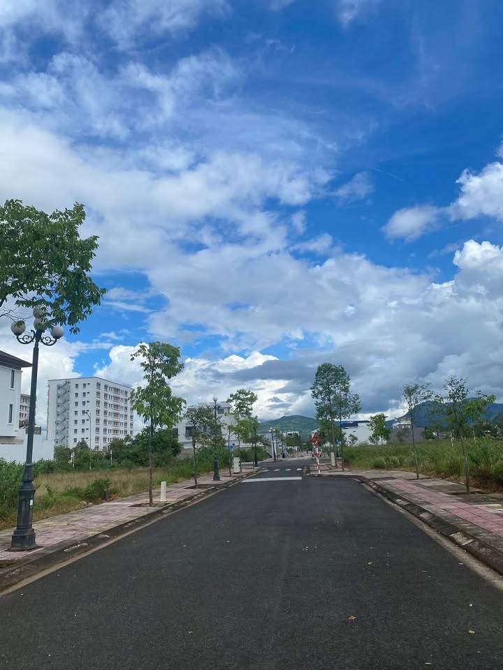 Đất nền Dương Quảng Hàm, Đắk Blà 210m² giá 2 tỷ - Khu dân cư văn minh!