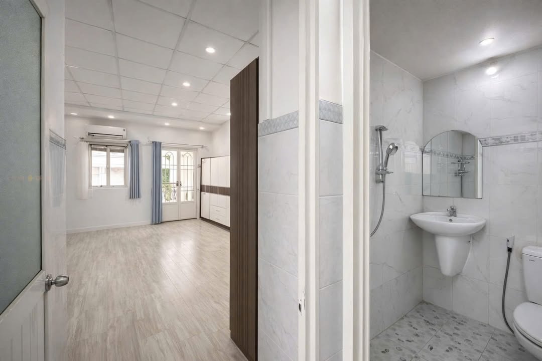 Nhà phố hẻm 391 Trần Hưng Đạo Quận 1 32m² giá 5.2 tỷ - Không gian kinh doanh lý tưởng!