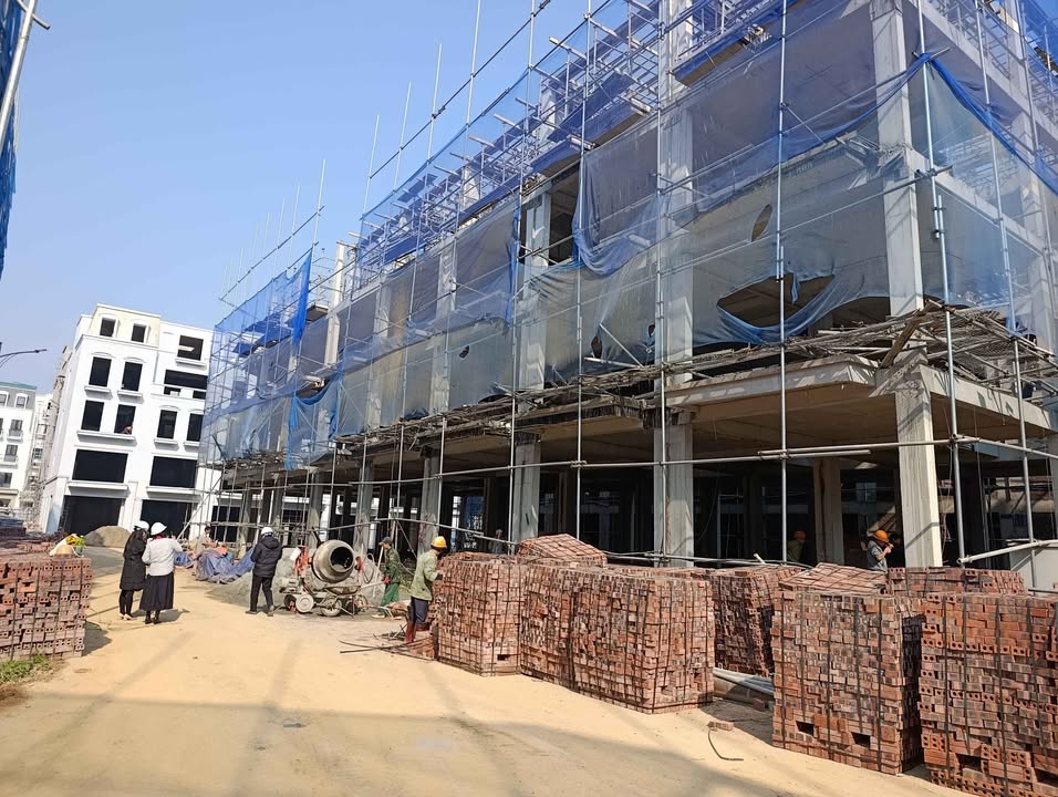 Townhouse Liền kề Phường Đề Thám 75m² giá 4 tỷ - Pháp lý rõ ràng, vị trí trung tâm!