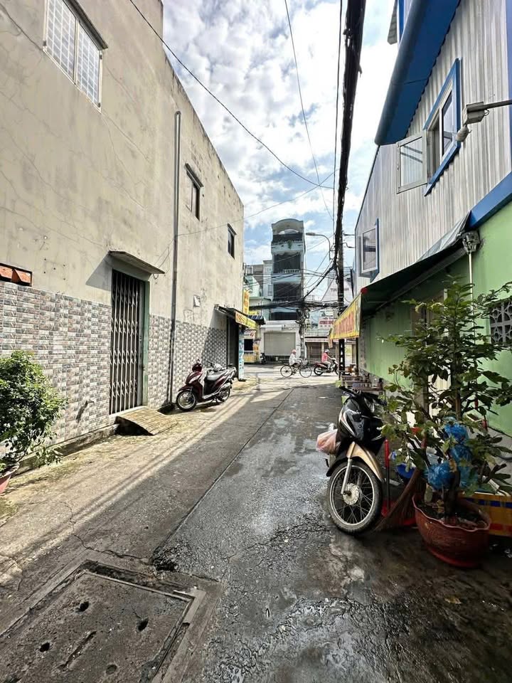 Nhà cho thuê Lạc Long Quân, Quận 11, 51m² - Sẵn sàng vào ở ngay!