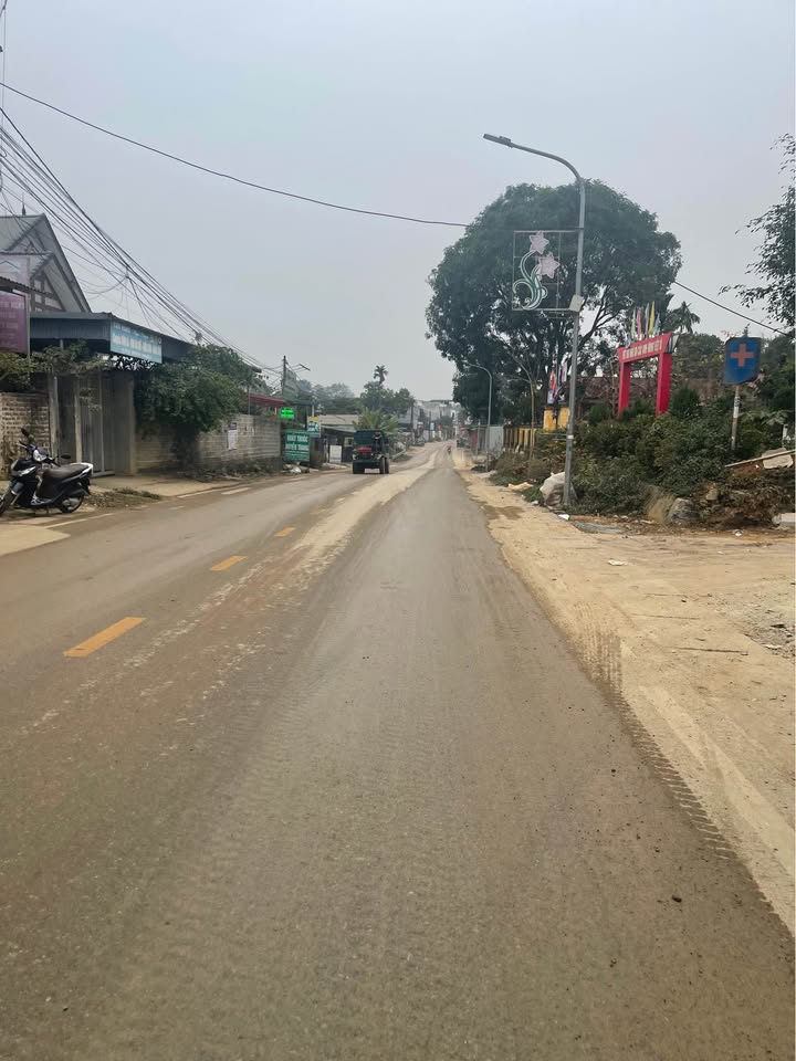 Lô đất trục chính Nhuận Trạch, Lương Sơn 190m² giá 4 tỷ - Kinh doanh sầm uất!