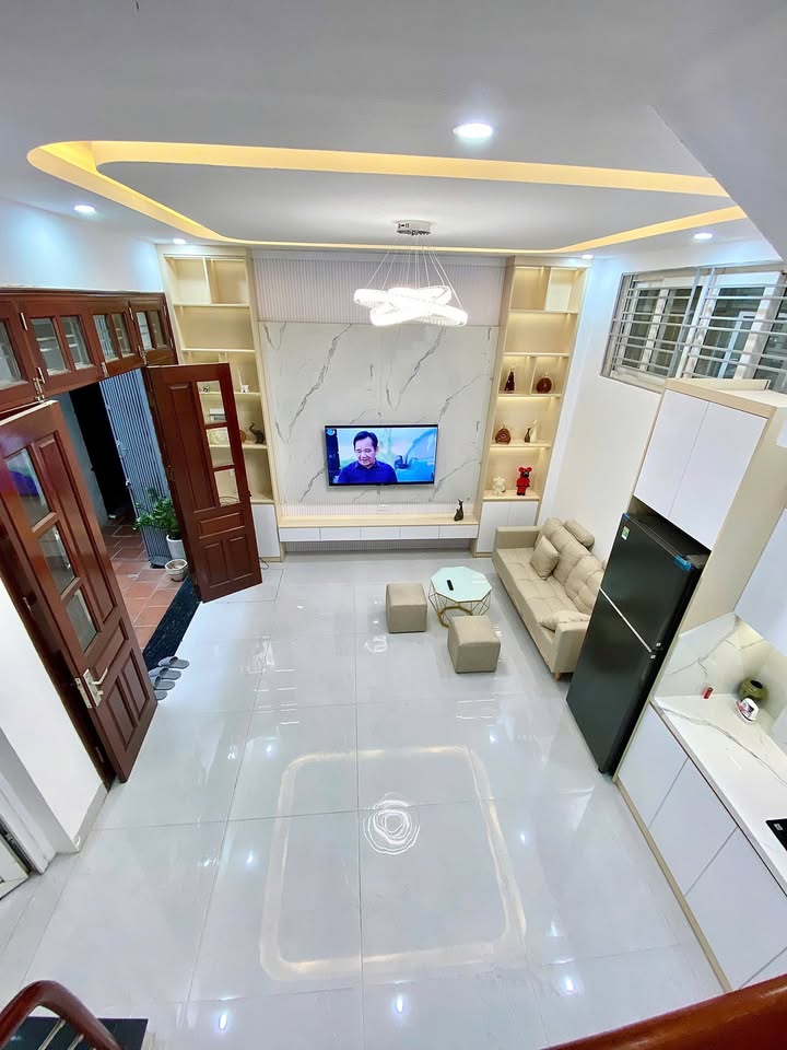 Nhà riêng Thịnh Quang, Đống Đa 30m² giá 7.9 tỷ - Sổ đỏ vuông vức, giao dịch ngay!