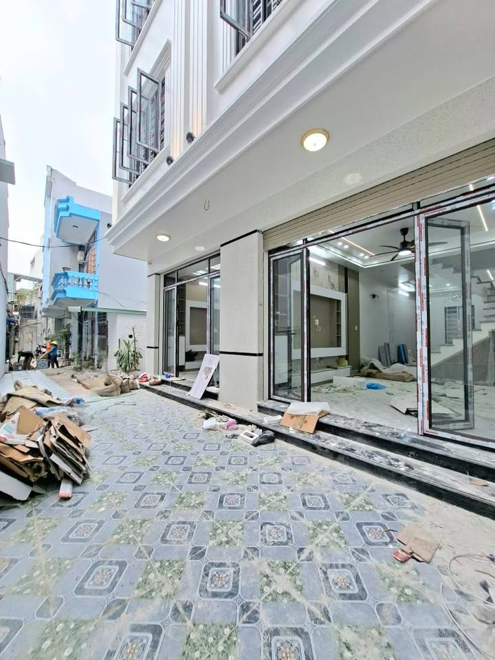 Nhà phố đường Ngô Gia Tự – Văn Cao 44m² giá 3.8 tỷ - Vị trí đắc địa, dân cư đông đúc!