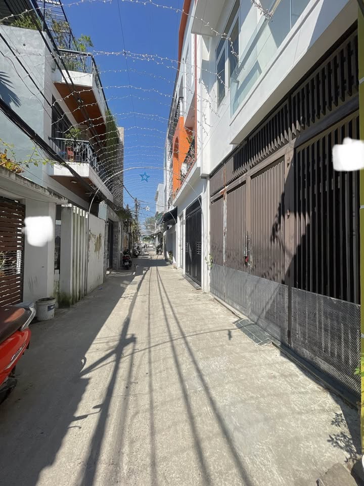 Nhà bán gấp đường Trần Cao Vân, Thanh Khê 30m² giá 3 tỷ - Tiện nghi đầy đủ!