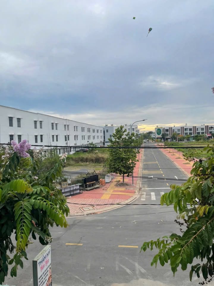 Nhà phố 115m² Trảng Bom giá tốt - Thiết kế hiện đại, sẵn sàng ở ngay!