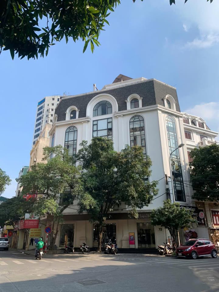 Cho thuê văn phòng tại tòa nhà Nguyễn Thị Định, Thanh Xuân, 120m² giá 27.6 triệu - Không gian làm việc hiện đại!