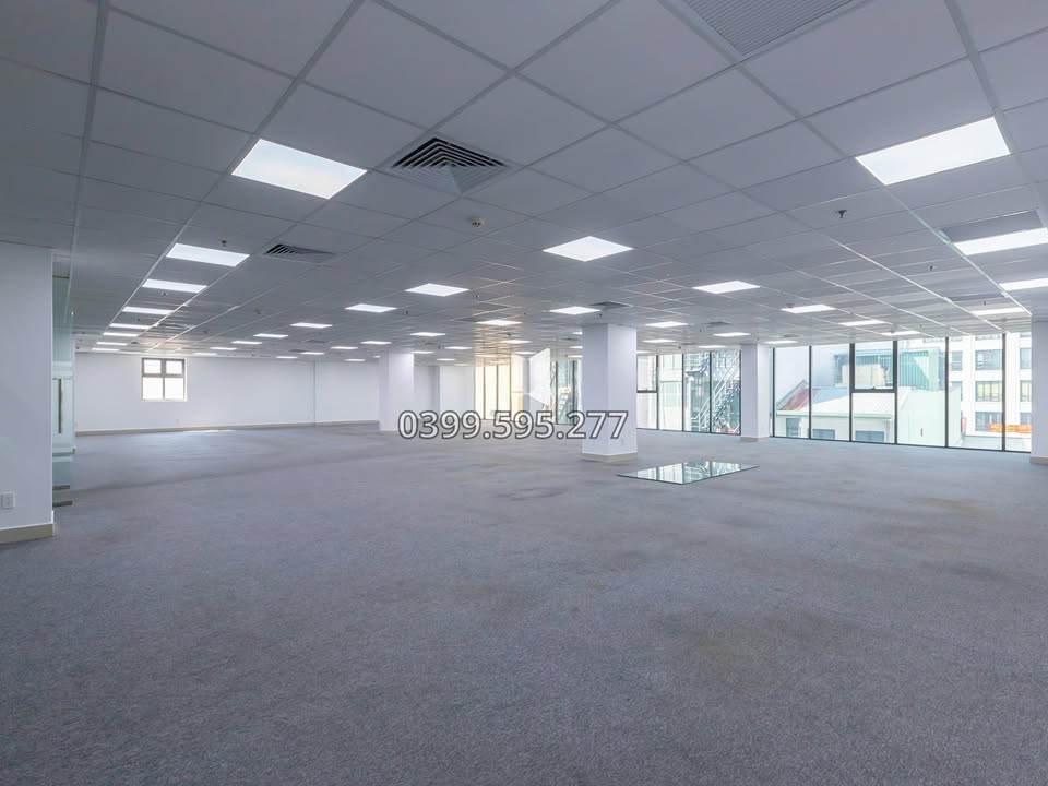 Văn phòng cho thuê tại Duy Tân, Cầu Giấy 100m² giá chỉ 26.4 triệu - Không gian làm việc lý tưởng!