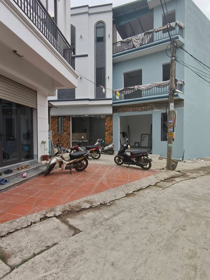 Nhà 3 tầng ngõ 10 Đường Cao Xanh 50m² giá 2.9 tỷ - Full nội thất chỉ việc về ở!