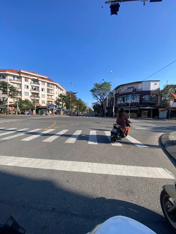 Nhà Mặt Tiền Khúc Hạo, Nại Hiên Đông 100m² giá 10 tỷ - Chính chủ bán nhanh!