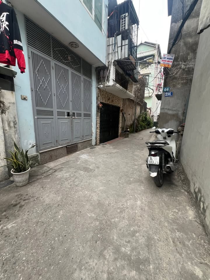 Nhà 4 tầng Phố Trương Định, Hoàng Mai 30m² giá 6 tỷ - Sổ đỏ chính chủ!