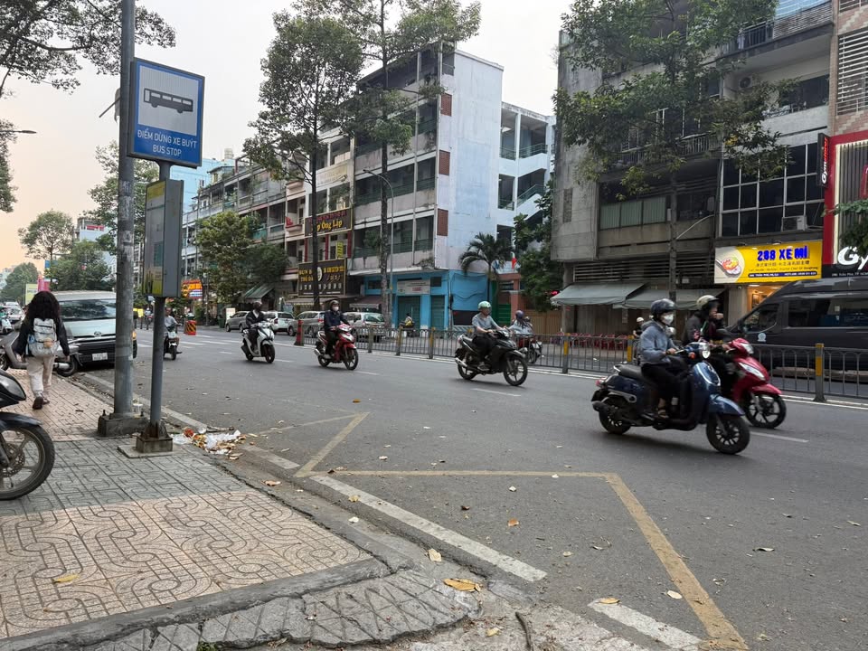 Nhà 2 tầng hẻm ô tô Trần Phú, Quận 5, 65m² - Giá chỉ 8.7 tỷ TL