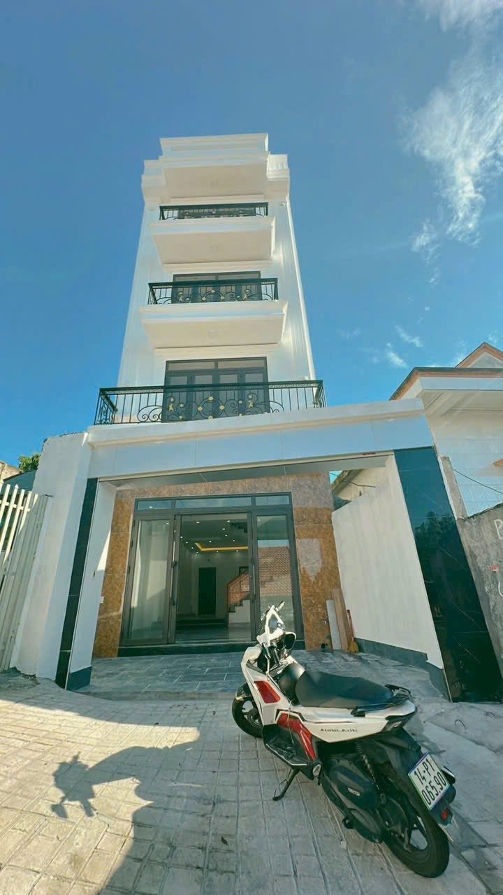 Nhà 4 tầng tại Đường Sở Điện Lực, Hạ Long 135m² giá 4 tỷ - Chính chủ bán gấp!