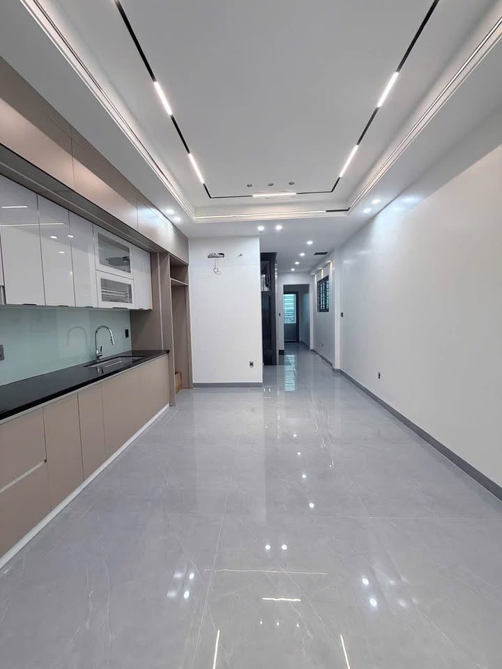 Căn nhà 5 tầng thang máy tại Lê Hồng Phong, 60m² giá 12.5 tỷ - Đầu tư sinh lời ngay!