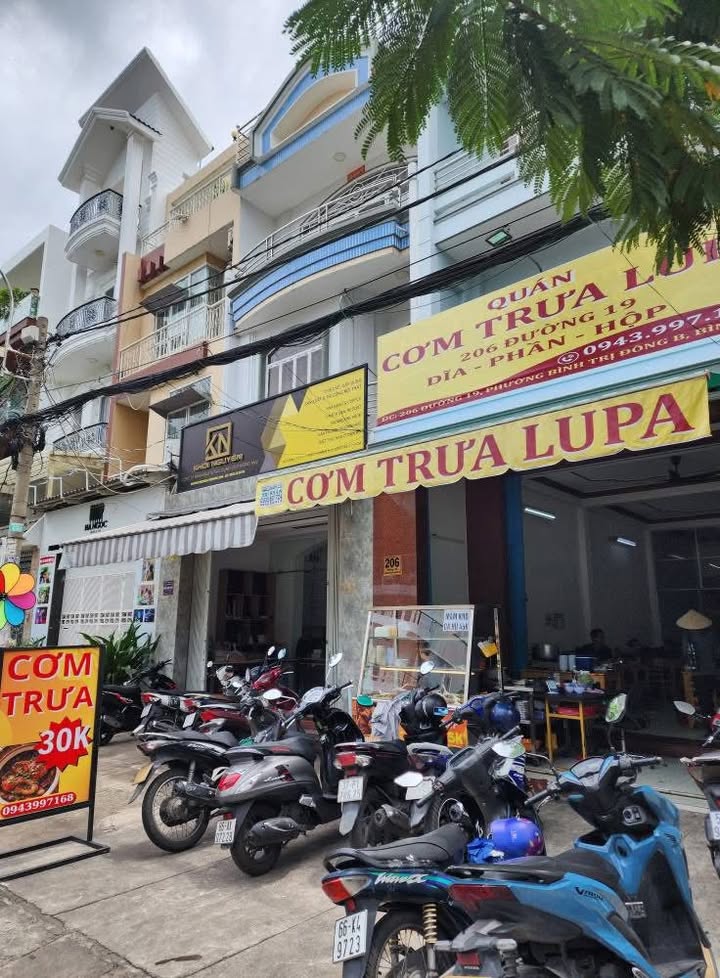 Quán ăn cho thuê tại Quận Bình Tân 100m² giá 30 triệu/tháng - Sẵn sàng hoạt động ngay!