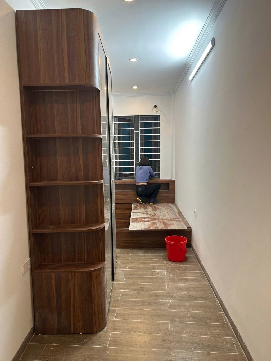 Nhà 6 tầng Đường Láng Đống Đa 42m² giá 12.8 tỷ - Thiết kế tối ưu, cho thuê hiệu quả!