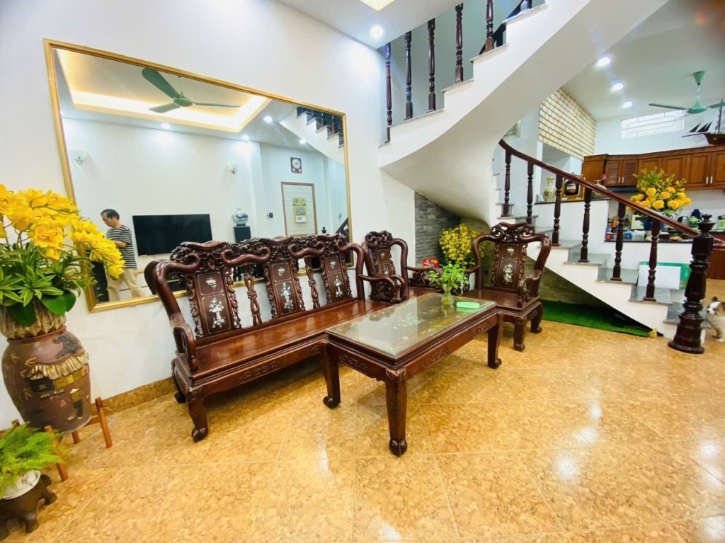 Nhà mặt phố Nguyễn Xiển 40m² giá 15.3 tỷ - Kinh doanh đa dạng, ô tô tránh