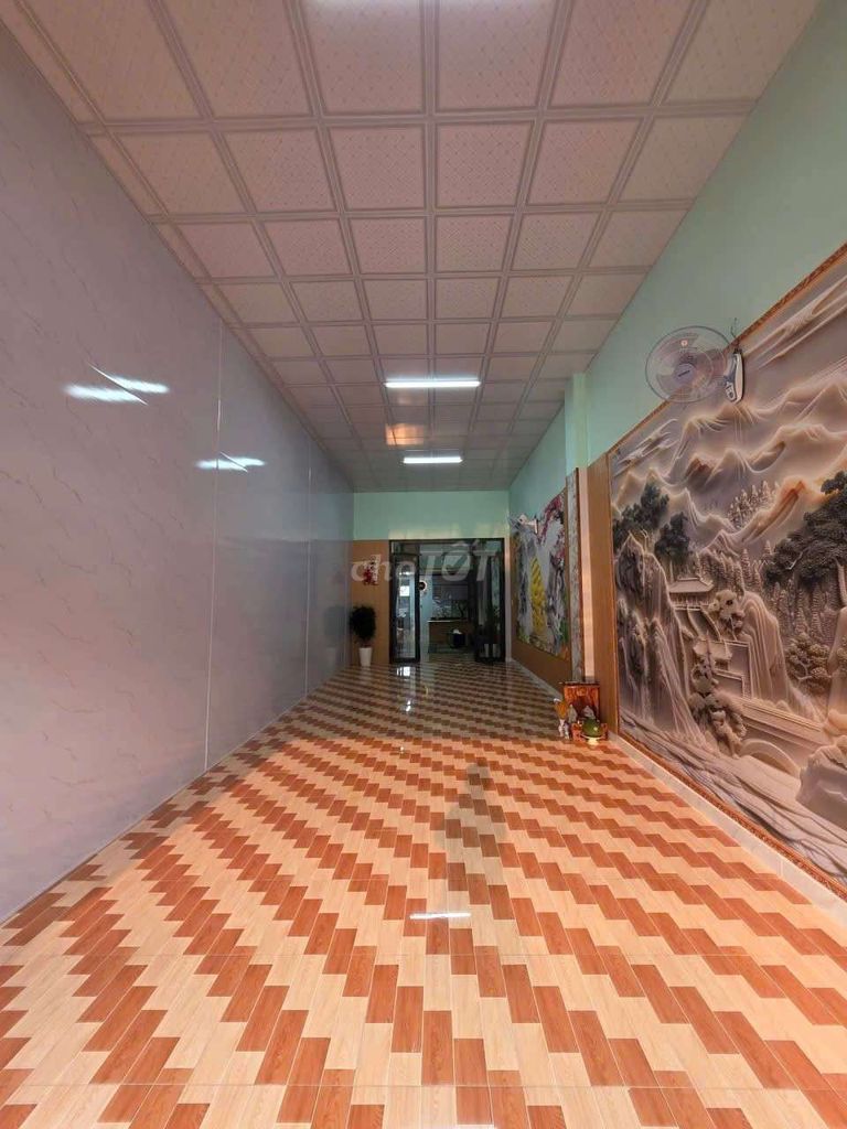 Nhà mặt tiền kinh doanh Nguyễn Thị Tươi, Dĩ An 90.7m² giá 5.6 tỷ - Kinh doanh thuận lợi!
