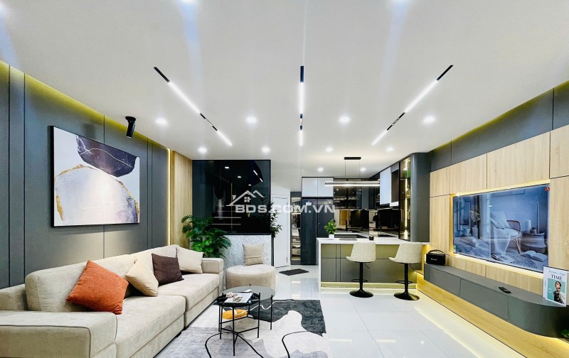 Nhà 5 Tầng Full Nội Thất Đẹp, HXH Thông Khu VIP Đoàn Thị Điểm, 200m² chỉ 13.6 tỷ