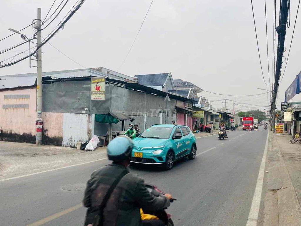 Bán gấp nhà góc 2 mặt tiền đường Nguyễn Thị Ngâu, Hóc Môn 203m² - Cơ hội đầu tư hấp dẫn!