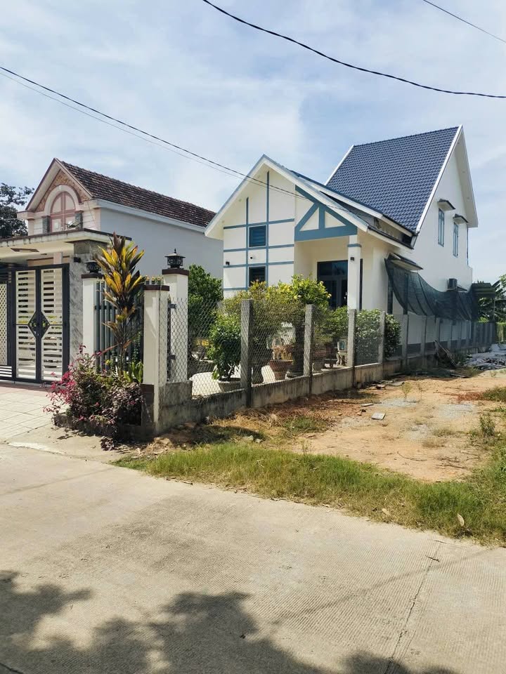 Nhà mặt tiền Đường Nguyễn Chánh, Huyện Nghĩa Hành, 255m² - Giá 1.2 tỷ, thương lượng