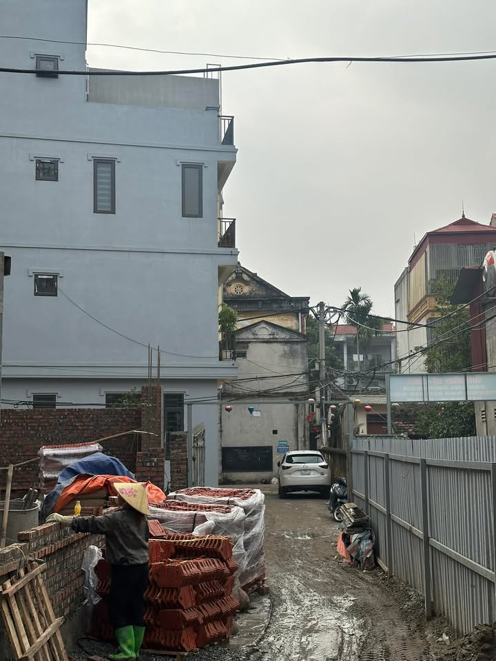 Nhà 5 tầng Đông Ngạc 32m² giá 7.5 tỷ - Full nội thất, thang máy nhập khẩu!