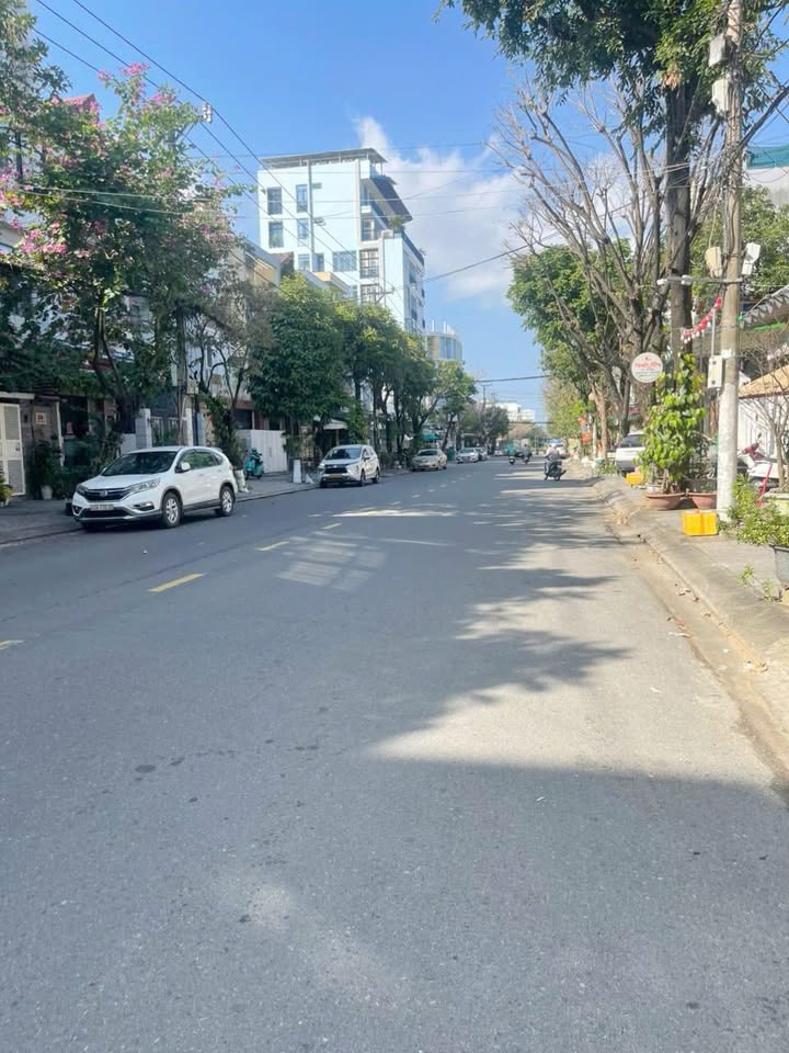 Nhà phố Hòa Cường Nam Đà Nẵng 98m² giá 11 tỷ - Kinh doanh sầm uất ngay mặt đường