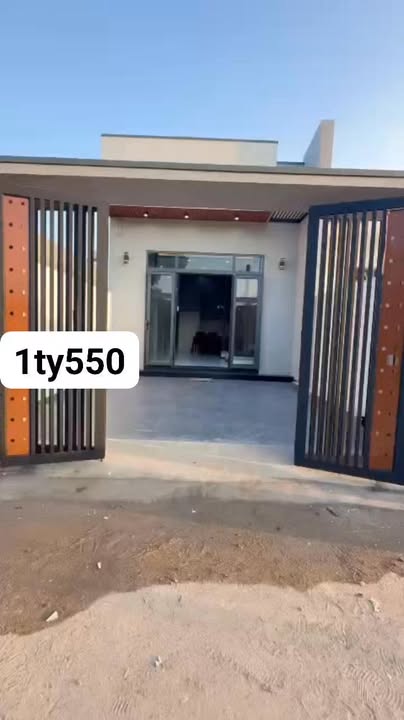 Nhà Bảo Vinh, Long Khánh 120m² giá 1.55 tỷ - Sân xe hơi riêng, thuận tiện di chuyển!