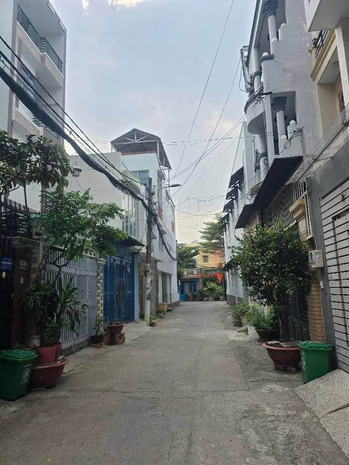 Nhà hẻm thông Trần Thái Tông, Tân Bình 24m² giá 3 tỷ - Nhà đẹp, tiện lợi!