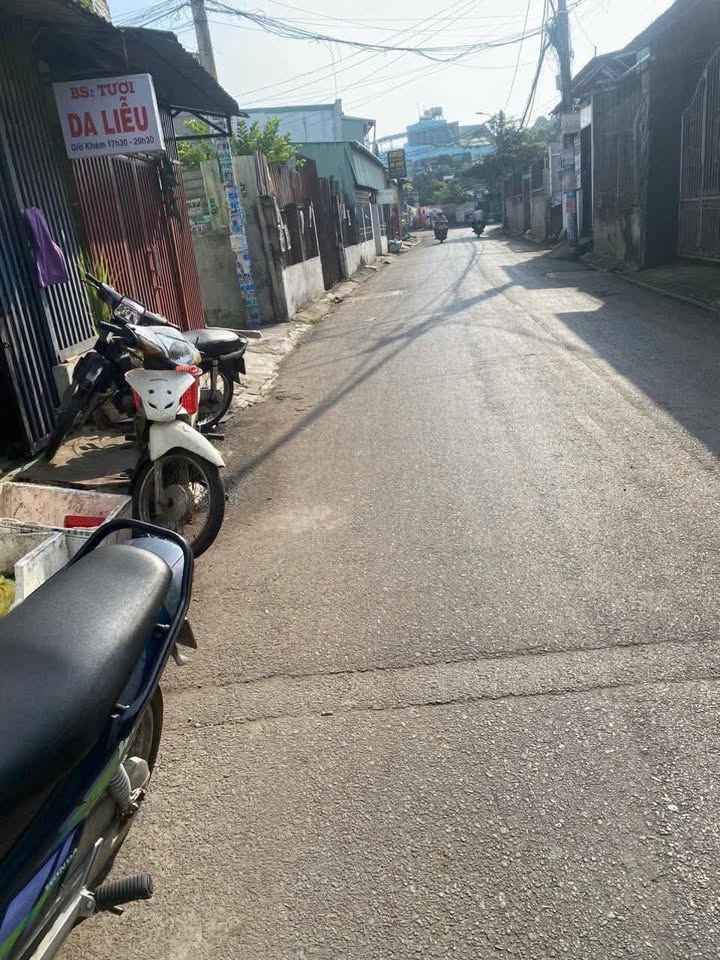 Nhà mặt tiền đường nhựa 200m² tại Bà Điểm, Hóc Môn - Cơ hội kinh doanh tuyệt vời!