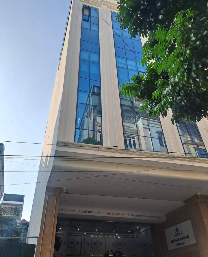 Tòa nhà văn phòng 9 tầng 1 hầm Khuất Duy Tiến 100m² - Đẳng cấp, giá tốt!