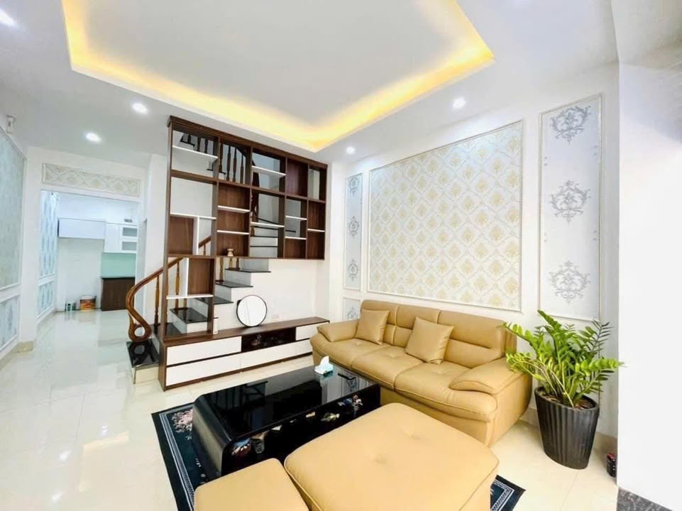 Nhà riêng Phường Khương Trung 41m² giá 5.88 tỷ - Vị trí đẹp, ô tô đỗ gần!