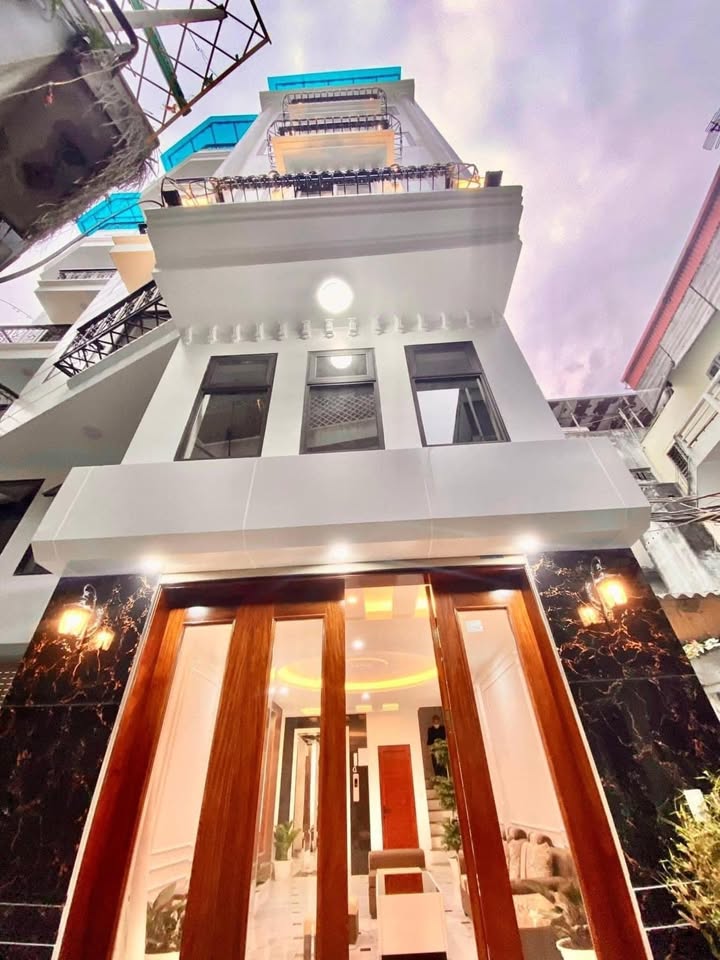 Nhà 6 tầng Minh Khai, Hai Bà Trưng 40m² giá 8.8 tỷ - Thiết kế hiện đại, thang máy