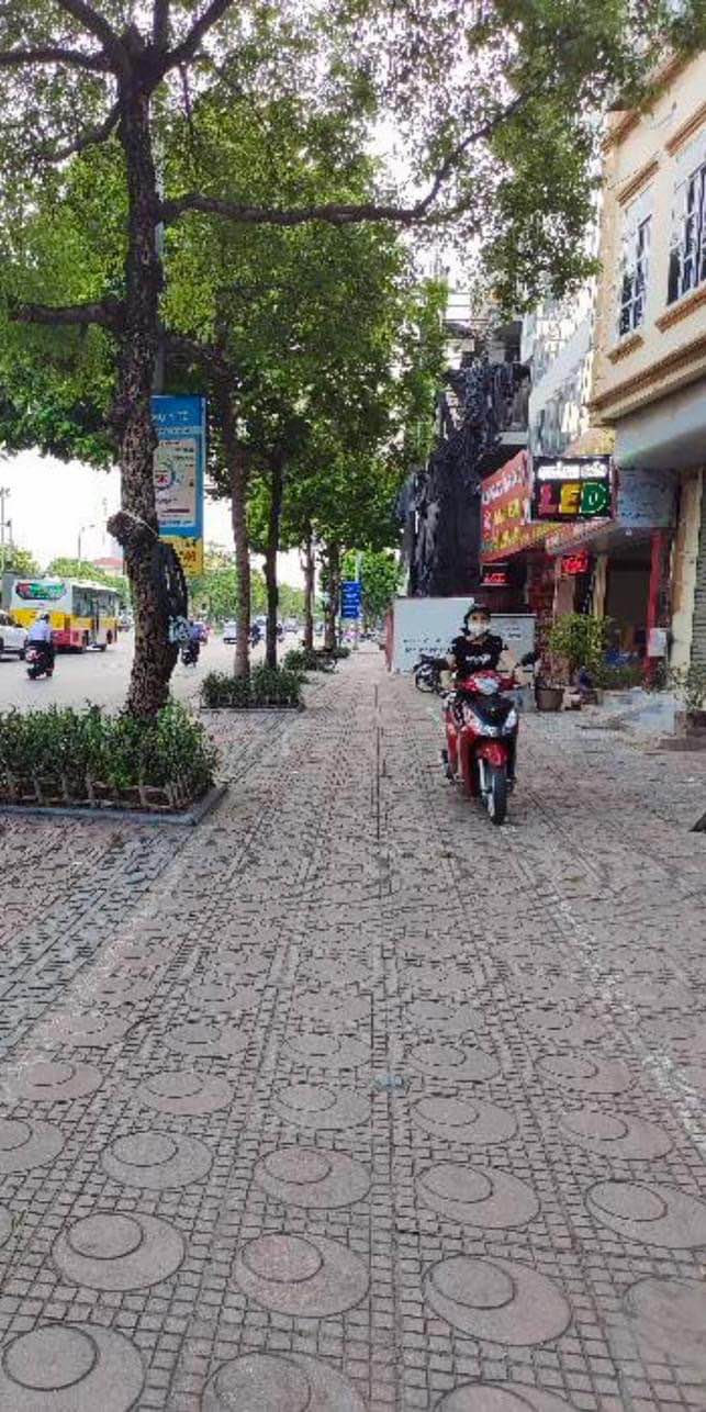 Nhà mặt phố Cổ Linh, Long Biên 55m² giá 7.48 tỷ - Kinh doanh sinh lời ngay!