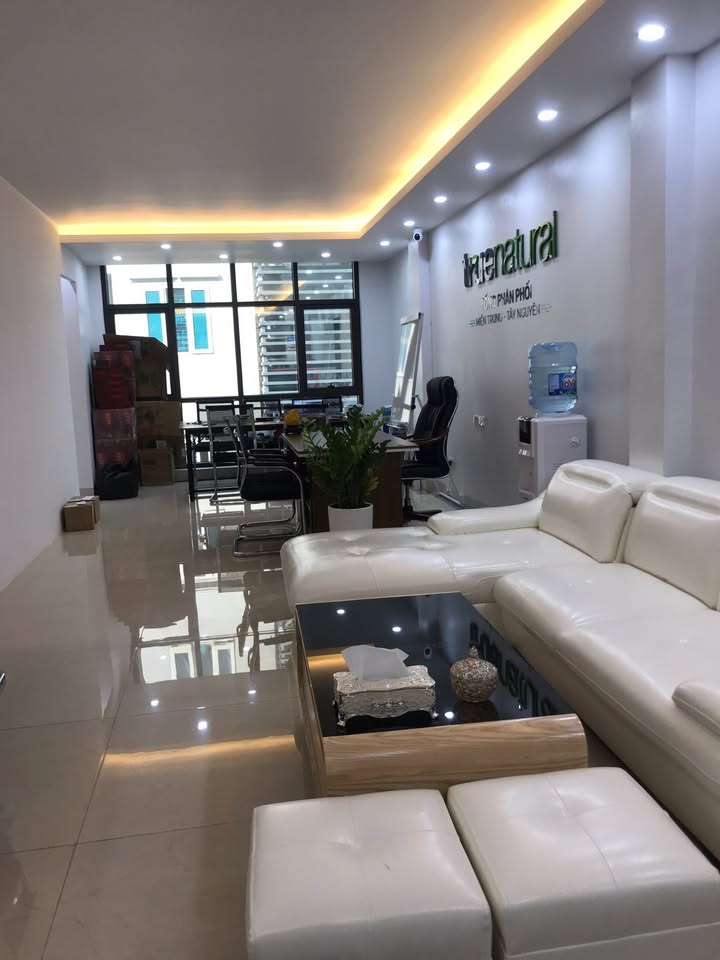 Văn phòng cho thuê Nguyễn Hoàng 75m² giá chỉ 10 triệu - Sàn đẹp view kính