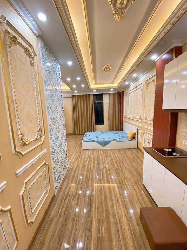 FrontHouse Pháo Đài Láng, 37m², giá 6 tỷ - Kinh doanh sầm uất!