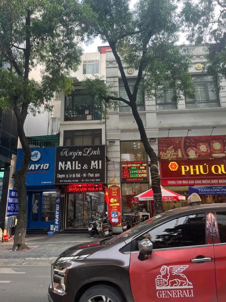 FrontHouse Mặt phố Cầu Giấy 45m² giá 28.5 tỷ - Kinh doanh sầm uất!