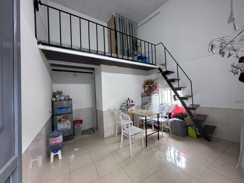 Phòng trọ cho nữ thuê tại Lĩnh Nam, Hoàng Mai chỉ 950k - Chỗ để xe riêng!