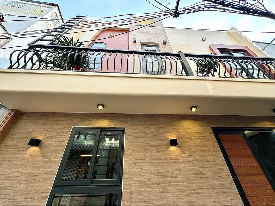 Nhà phố đẹp P11 Gò Vấp 28m² giá 4.25 tỷ - Sẵn sàng dọn vào ở ngay!