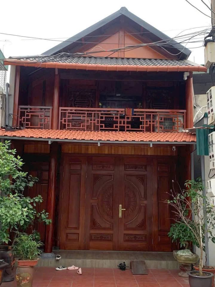 Nhà 2 tầng Phố Thắng Lợi, 67.5m² giá 3.19 tỷ - Thiết kế gỗ sang trọng!