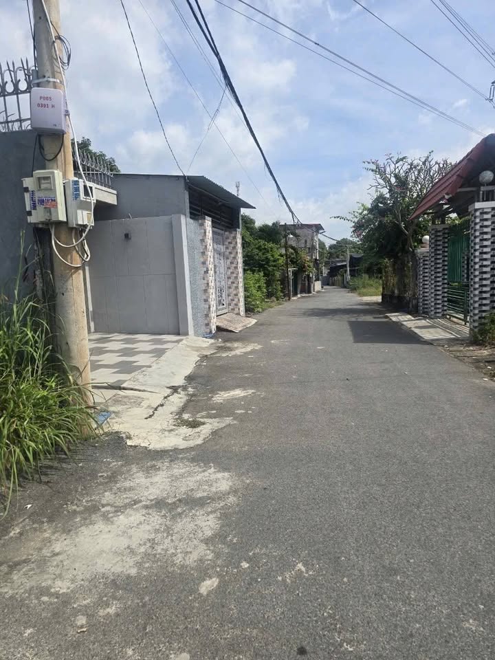 Đất nền Phường Long Hương, TP. HCM 230m² giá 1.79 tỷ - Mặt tiền ô tô thông thoáng!