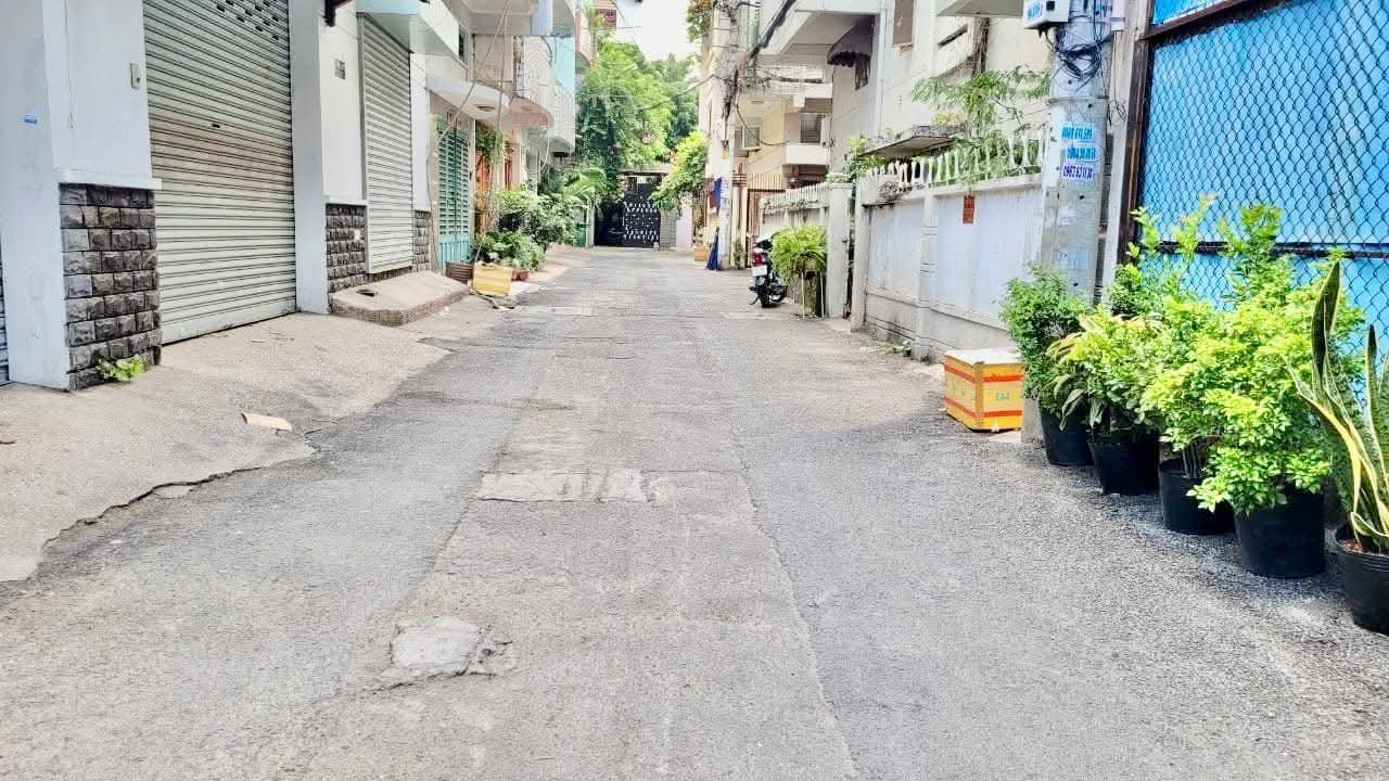 Nhà 4 tầng hẻm ô tô Nguyễn Văn Trỗi, Tân Bình 24m² giá 3 tỷ - Vị trí đắc địa gần sân bay!