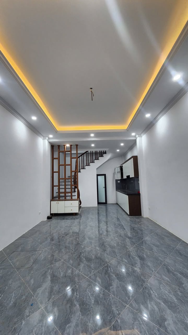 Nhà đẹp 4 tầng tại Tả Thanh Oai, Thanh Trì, 35m² chỉ 4 tỷ - Sổ đỏ chính chủ!