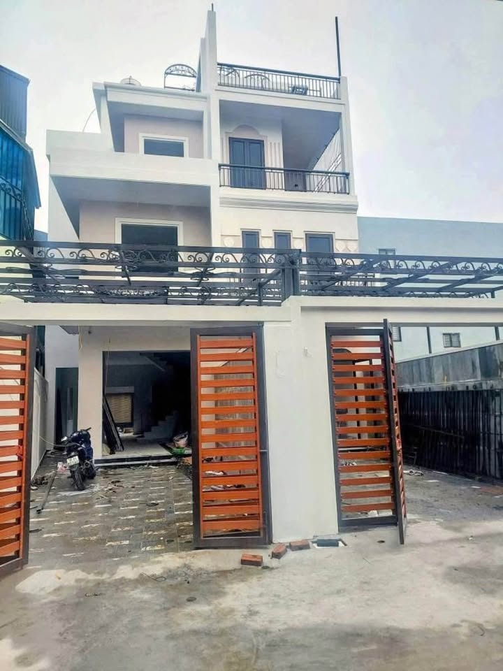 Nhà 3,5 tầng Phường Mỹ Xá, Nam Định 93m² giá 3,88 tỷ - Thiết kế hiện đại, ô tô vào tận nơi!